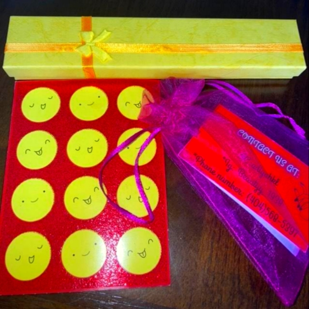 Custom press on nails